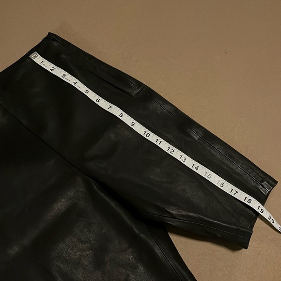 GRLFRND Carter Leather Bicycle Shorts In Black- Size Small - Picture 11 of 12